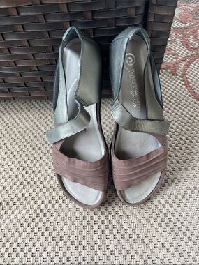 Naot Women's Taupe and Silver Strappy Comfort Sandal